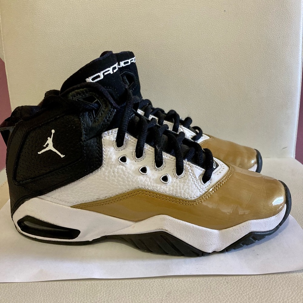 Jordan’s 4Y  👾